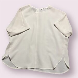 💖 Mix & Match: 4 for $25! 💖 
MUniqlo Elegant White Women's Top